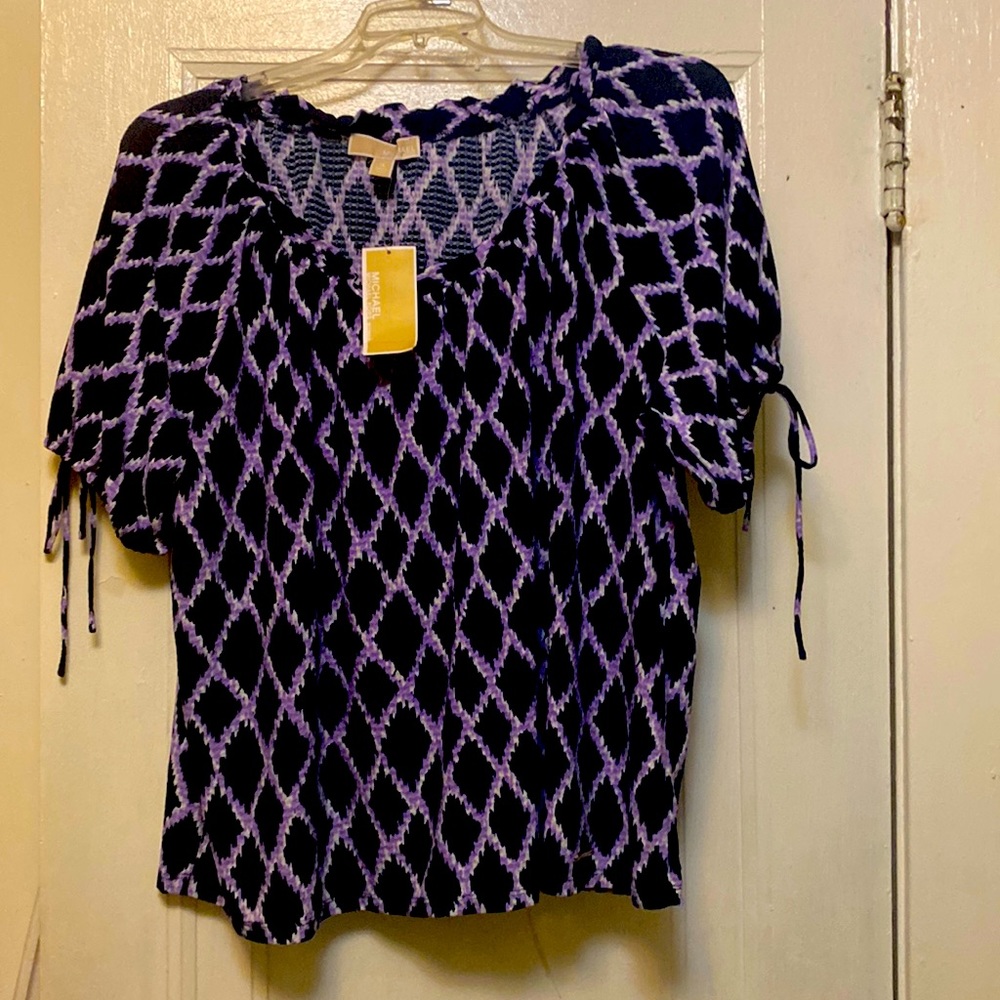 1X MICHAEL KIRS TOP this cute blouse has iskirt that makes a very cute outfit
